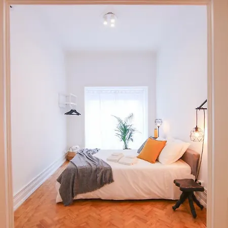 Amazing Fully Renovated In Center * Lisbona