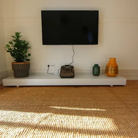 Amazing Fully Renovated In Center Lisbona