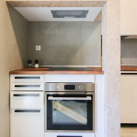 Apartment Amazing Fully Renovated In Center *
